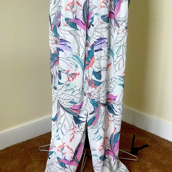 NWT Apana Light floral Jumpsuit Size M - Picture 5 of 7